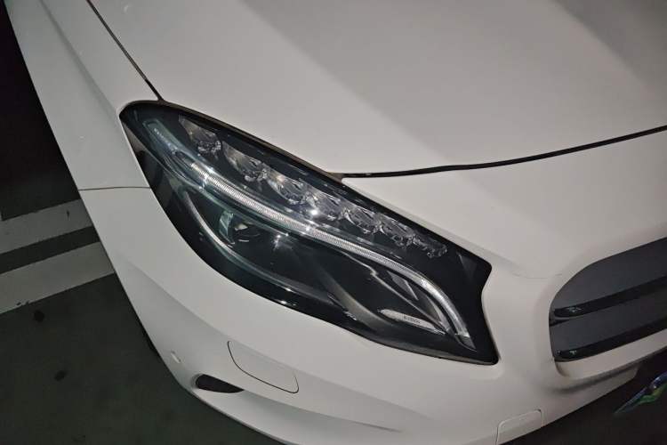 Used Mercedes-Benz GLA 2016 GLA 200 Fashion Model Right Front Headlight