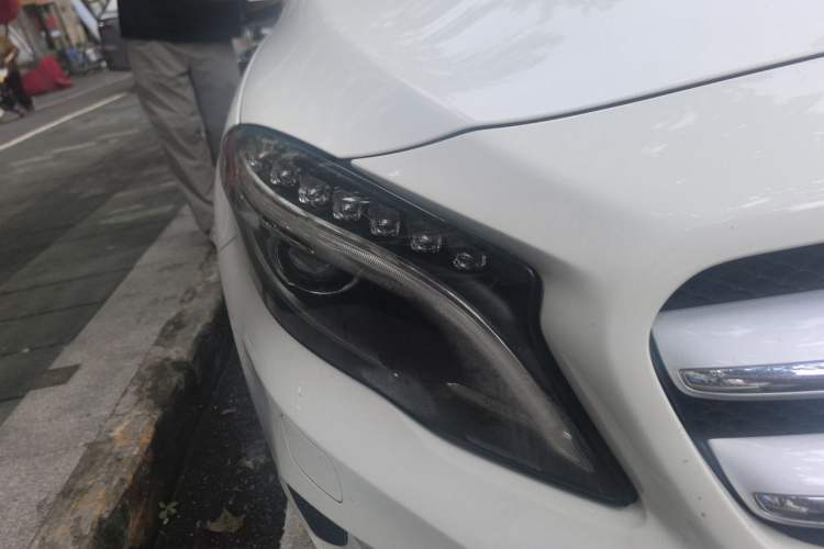 Used Mercedes-Benz GLA 2016 GLA 220 4MATIC Fashion Edition Right Front Headlight
