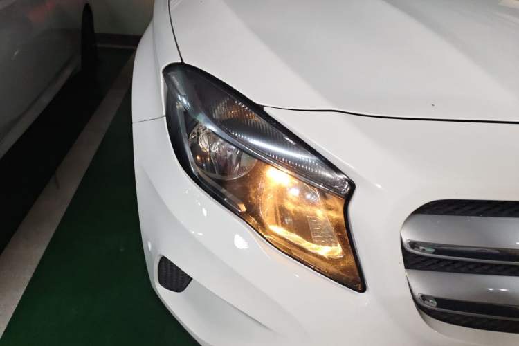Used Mercedes-Benz GLA 2016 GLA 200 Sport Edition Right Front Headlight