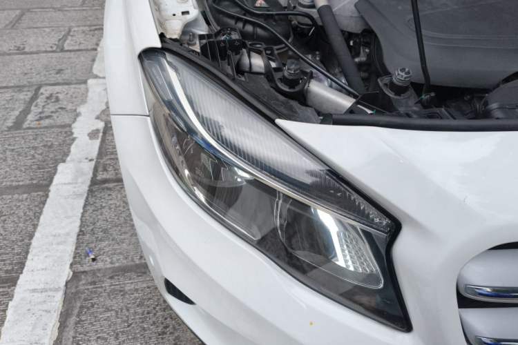 Used Mercedes-Benz GLA 2016 GLA 200 Sport Edition Right Front Headlight