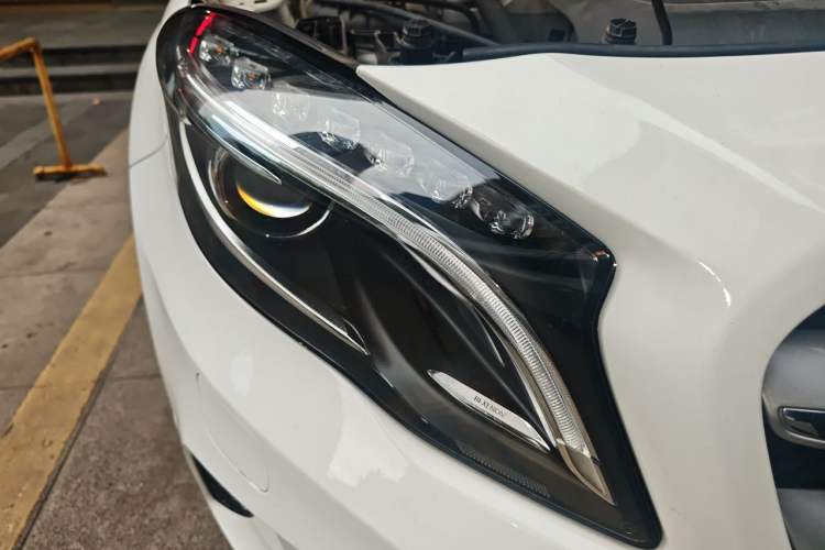 Used Mercedes-Benz GLA 2016 GLA 200 Fashion Model Right Front Headlight