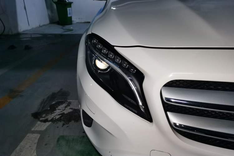 Used Mercedes-Benz GLA 2016 GLA 220 4MATIC Fashion Edition Right Front Headlight
