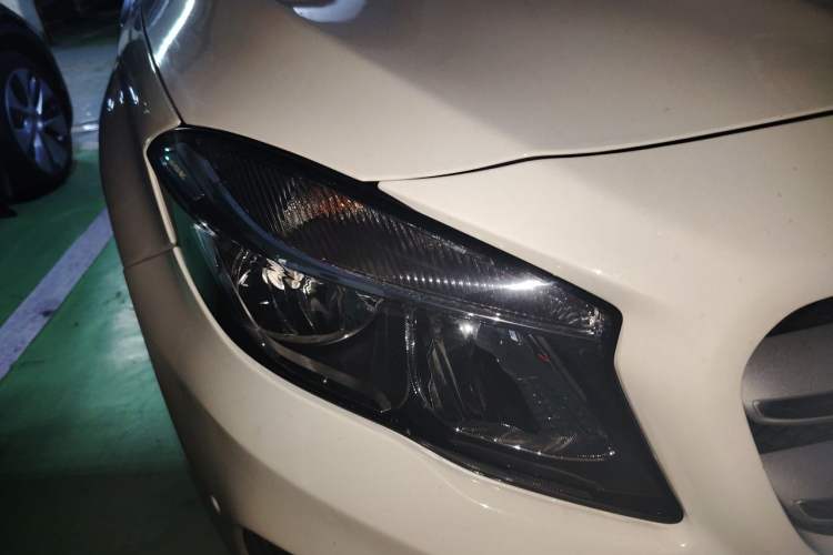 Used Mercedes-Benz GLA 2016 GLA 200 Sport Edition Right Front Headlight