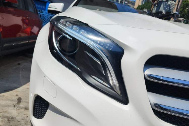 Used Mercedes-Benz GLA 2016 GLA 200 Fashion Model Right Front Headlight