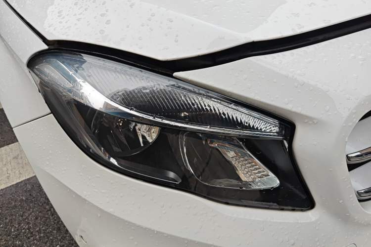 Used Mercedes-Benz GLA 2016 GLA 200 Sport Edition Right Front Headlight
