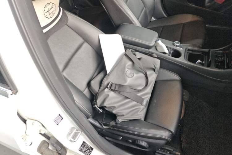 Used Mercedes-Benz GLA 2016 GLA 200 Fashion Model Right Front Seat