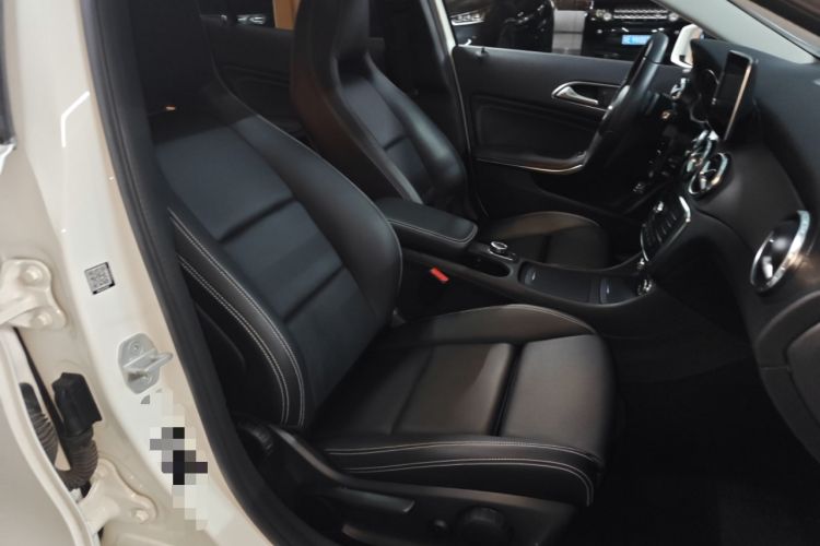Used Mercedes-Benz GLA 2016 GLA 200 Sport Edition Right Front Seat