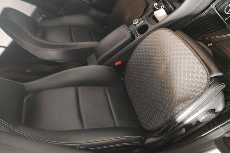 Used Mercedes-Benz GLA 2016 GLA 200 Sport Edition Right Front Seat
