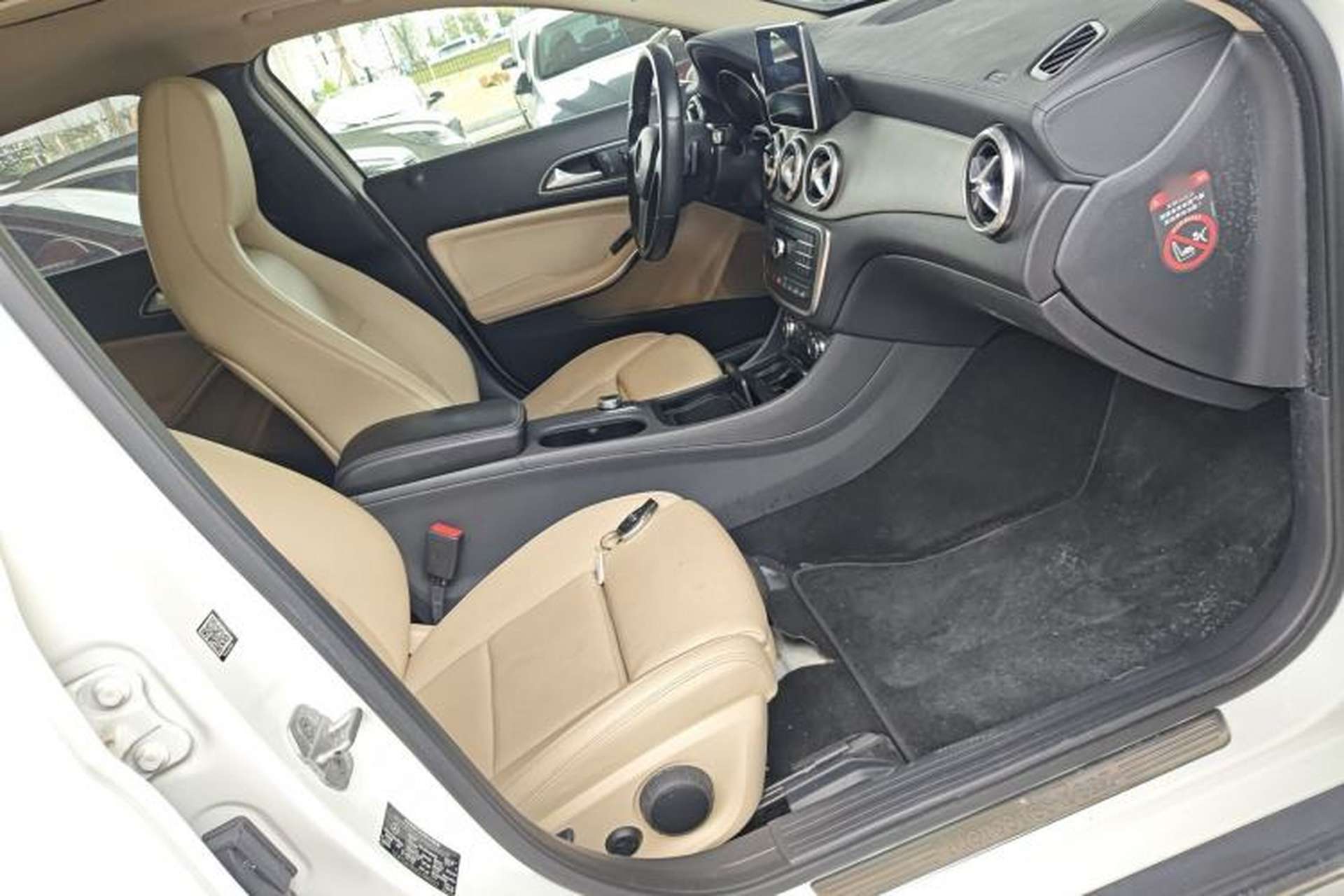 Used Mercedes-Benz GLA 2016 GLA 220 4MATIC Fashion Edition Right Front Seat