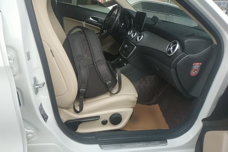 Used Mercedes-Benz GLA 2016 GLA 200 Fashion Model Right Front Seat