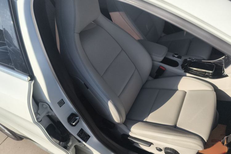 Used Mercedes-Benz GLA 2016 GLA 200 Sport Edition Right Front Seat