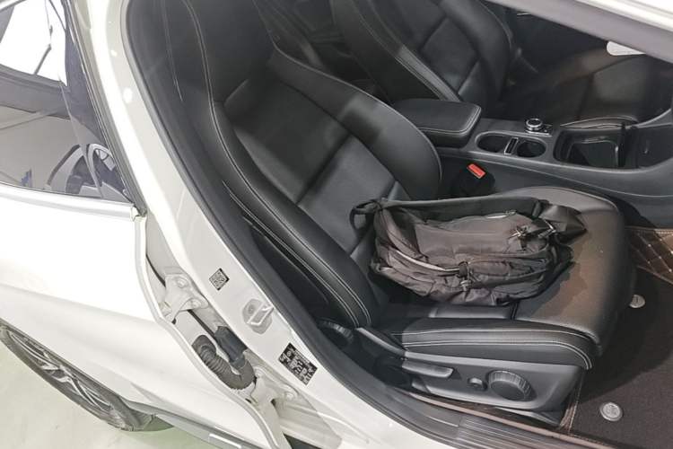 Used Mercedes-Benz GLA 2016 GLA 200 Fashion Model Right Front Seat