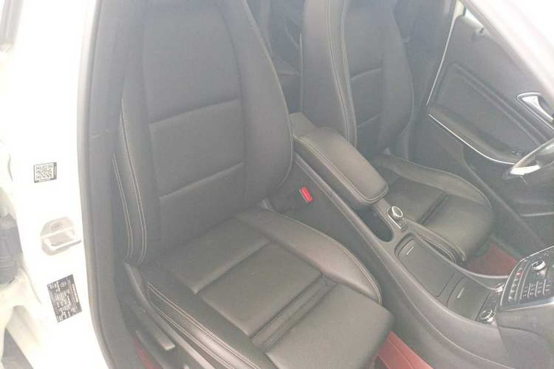 Used Mercedes-Benz GLA 2016 GLA 220 4MATIC Fashion Edition Right Front Seat