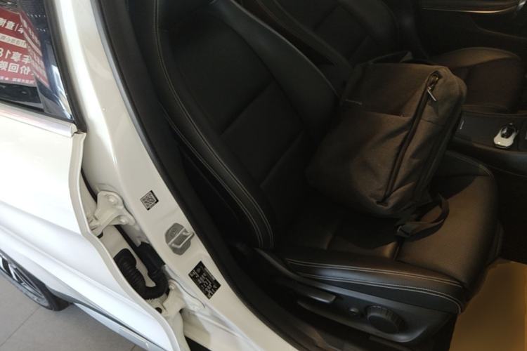 Used Mercedes-Benz GLA 2016 GLA 220 4MATIC Fashion Edition Right Front Seat