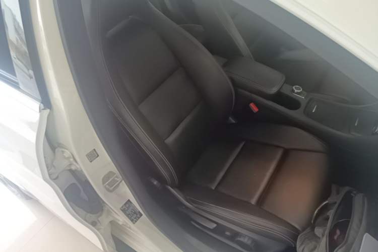 Used Mercedes-Benz GLA 2016 GLA 200 Fashion Model Right Front Seat
