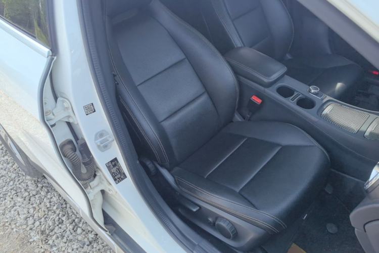 Used Mercedes-Benz GLA 2016 GLA 200 Sport Edition Right Front Seat