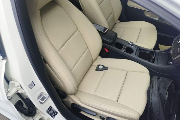 Used Mercedes-Benz GLA 2016 GLA 200 Fashion Model Right Front Seat