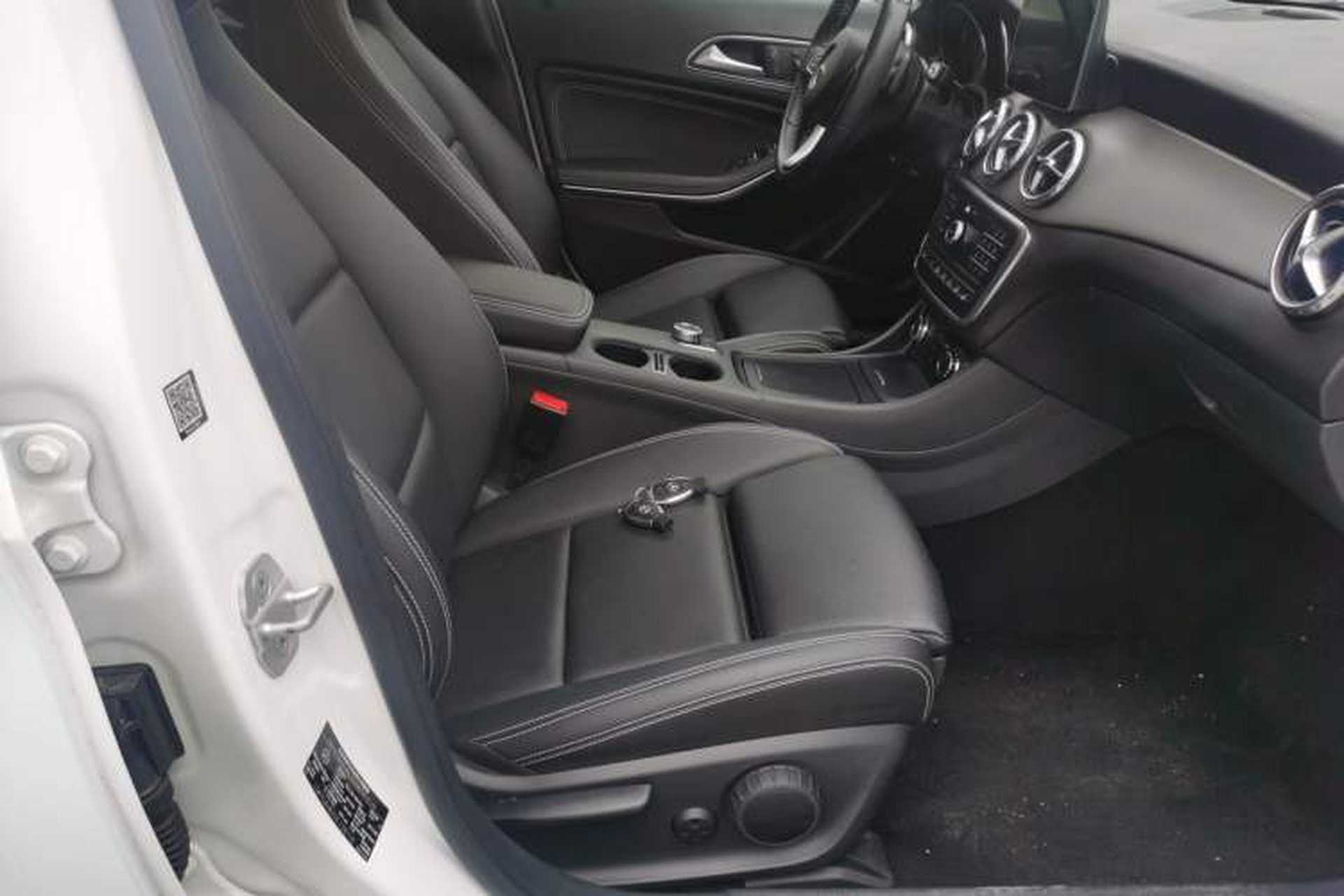 Used Mercedes-Benz GLA 2016 GLA 220 4MATIC Fashion Edition Right Front Seat