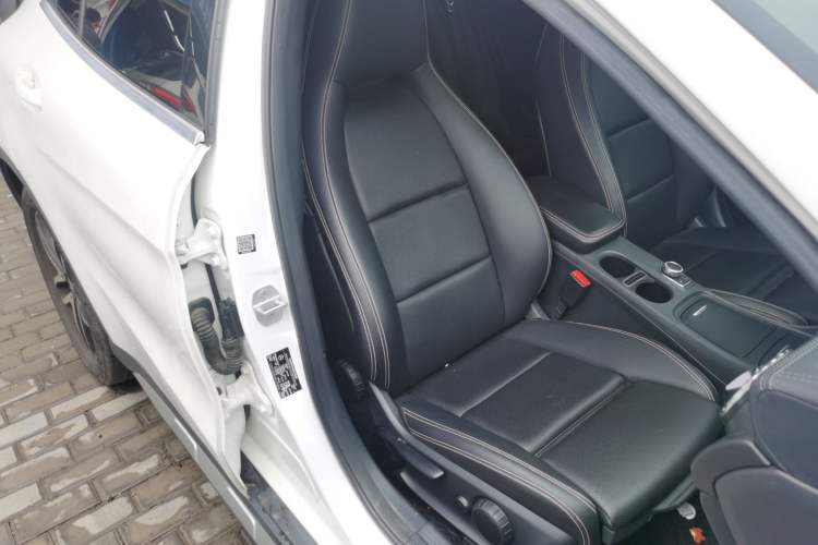 Used Mercedes-Benz GLA 2016 GLA 200 Fashion Model Right Front Seat
