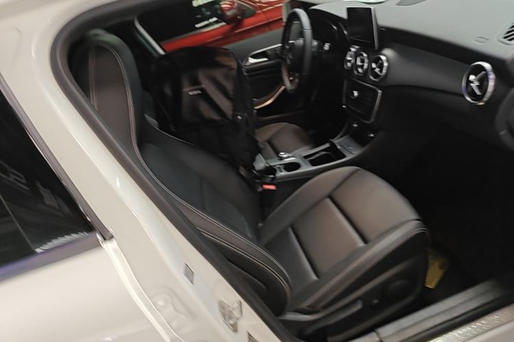 Used Mercedes-Benz GLA 2016 GLA 200 Fashion Model Right Front Seat