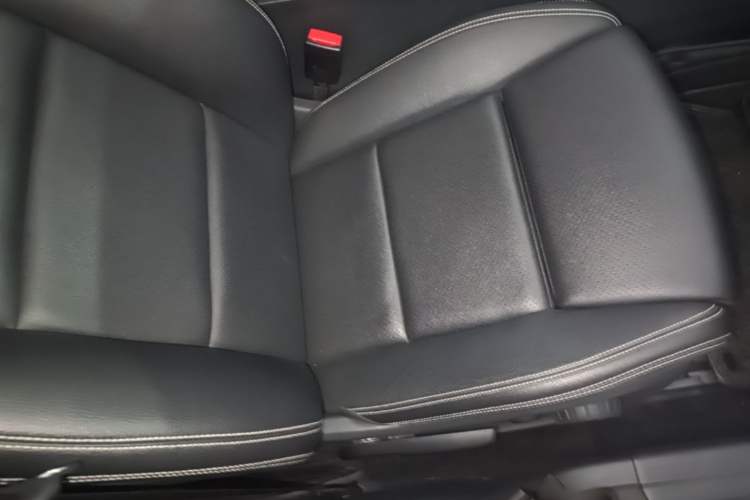 Used Mercedes-Benz GLA 2016 GLA 200 Sport Edition Right Front Seat