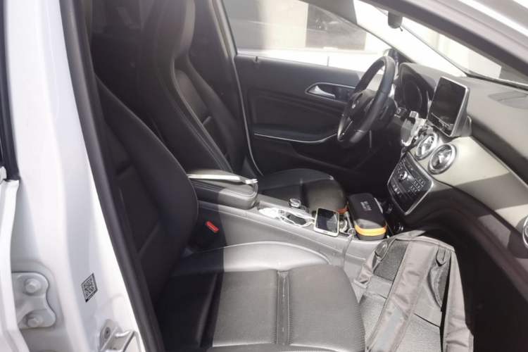 Used Mercedes-Benz GLA 2016 GLA 200 Sport Edition Right Front Seat