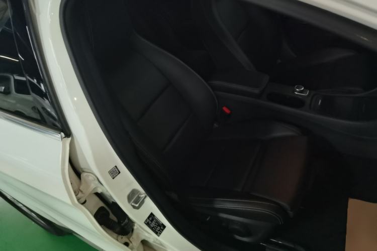 Used Mercedes-Benz GLA 2016 GLA 200 Sport Edition Right Front Seat