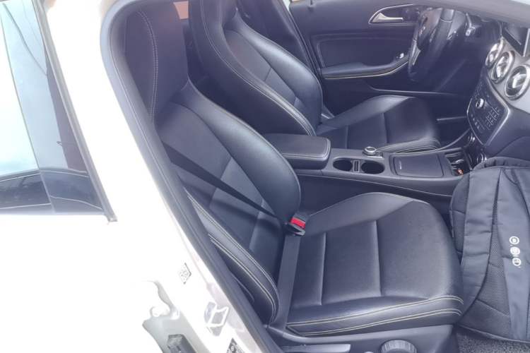 Used Mercedes-Benz GLA 2016 GLA 200 Fashion Model Right Front Seat