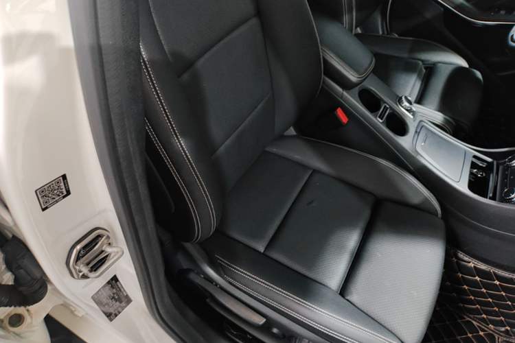 Used Mercedes-Benz GLA 2016 GLA 200 Fashion Model Right Front Seat