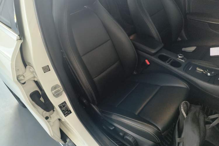 Used Mercedes-Benz GLA 2016 GLA 200 Fashion Model Right Front Seat
