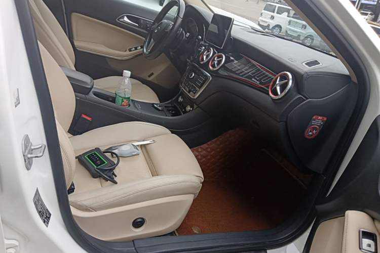 Used Mercedes-Benz GLA 2016 GLA 220 4MATIC Luxury Model Right Front Seat