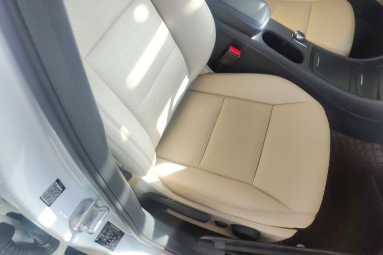 Used Mercedes-Benz GLA 2016 GLA 200 Fashion Model Right Front Seat
