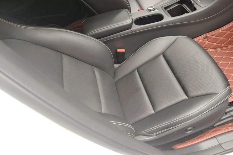 Used Mercedes-Benz GLA 2016 GLA 220 4MATIC Luxury Model Right Front Seat