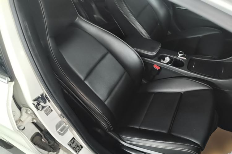 Used Mercedes-Benz GLA 2016 GLA 200 Fashion Model Right Front Seat