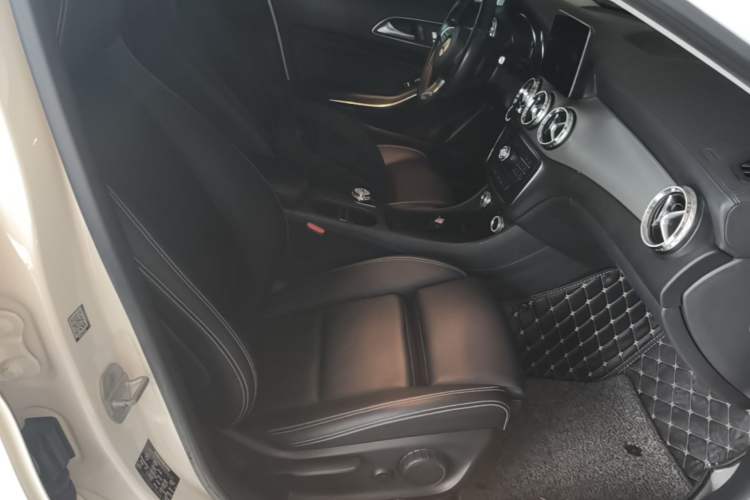 Used Mercedes-Benz GLA 2016 GLA 200 Fashion Model Right Front Seat