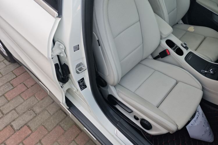 Used Mercedes-Benz GLA 2016 GLA 200 Sport Edition Right Front Seat