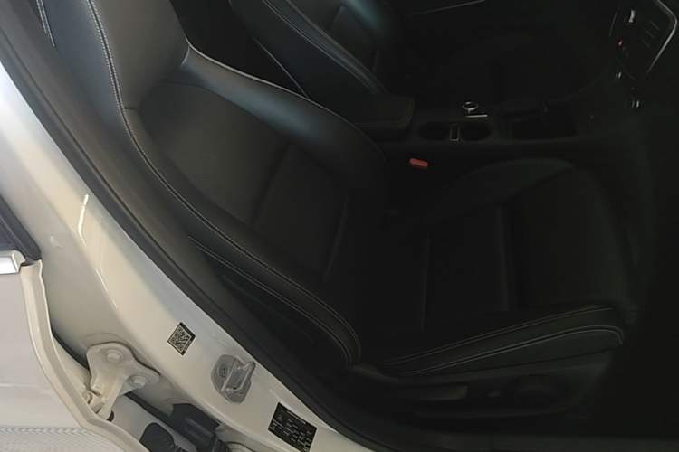 Used Mercedes-Benz GLA 2016 GLA 200 Sport Edition Right Front Seat