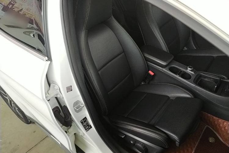 Used Mercedes-Benz GLA 2016 GLA 200 Fashion Model Right Front Seat