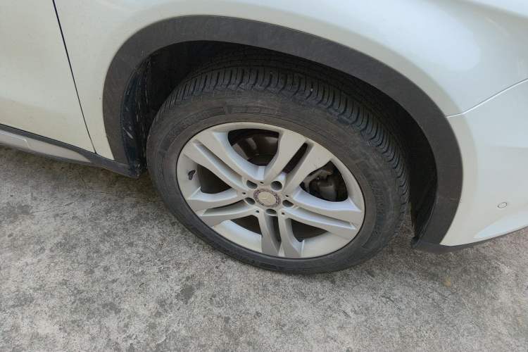 Used Mercedes-Benz GLA 2016 GLA 200 Sport Edition Right Front Wheel Hub