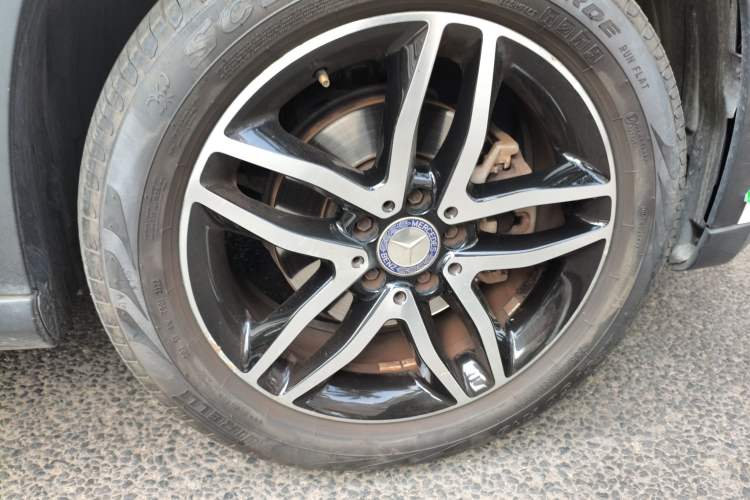Used Mercedes-Benz GLA 2016 GLA 220 4MATIC Fashion Edition Right Front Wheel Hub