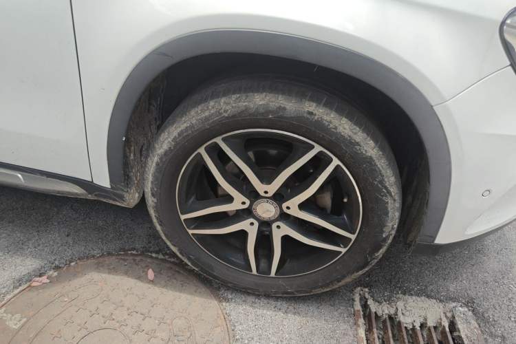 Used Mercedes-Benz GLA 2016 GLA 220 4MATIC Fashion Edition Right Front Wheel Hub