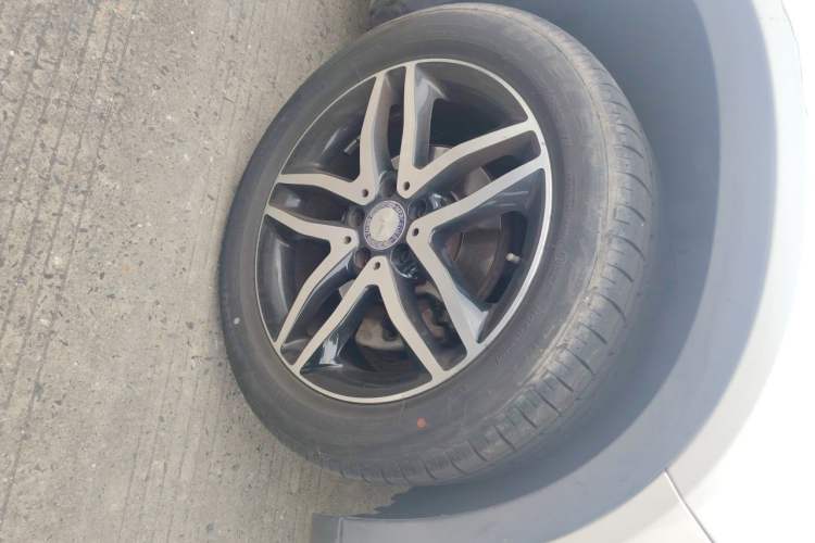 Used Mercedes-Benz GLA 2016 GLA 200 Fashion Model Right Front Wheel Hub