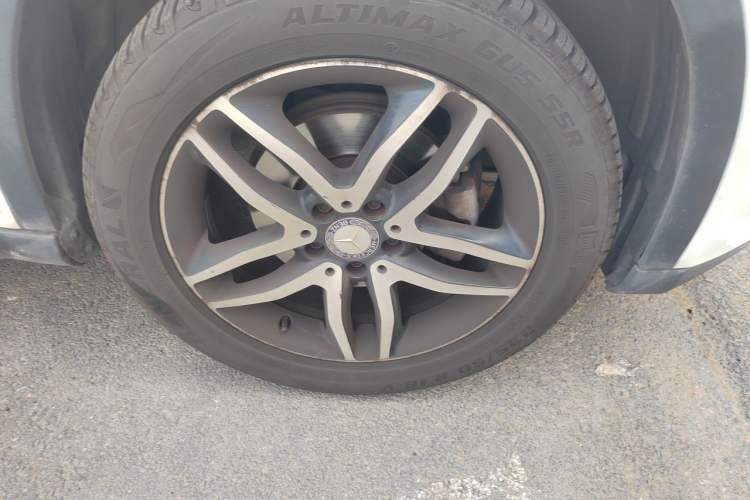 Used Mercedes-Benz GLA 2016 GLA 200 Fashion Model Right Front Wheel Hub
