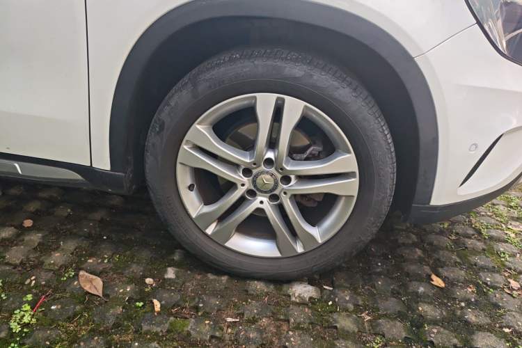 Used Mercedes-Benz GLA 2016 GLA 200 Sport Edition Right Front Wheel Hub