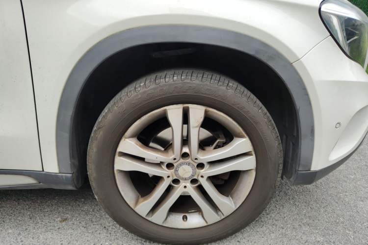 Used Mercedes-Benz GLA 2016 GLA 200 Sport Edition Right Front Wheel Hub
