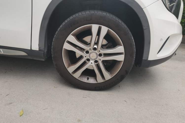 Used Mercedes-Benz GLA 2016 GLA 200 Sport Edition Right Front Wheel Hub