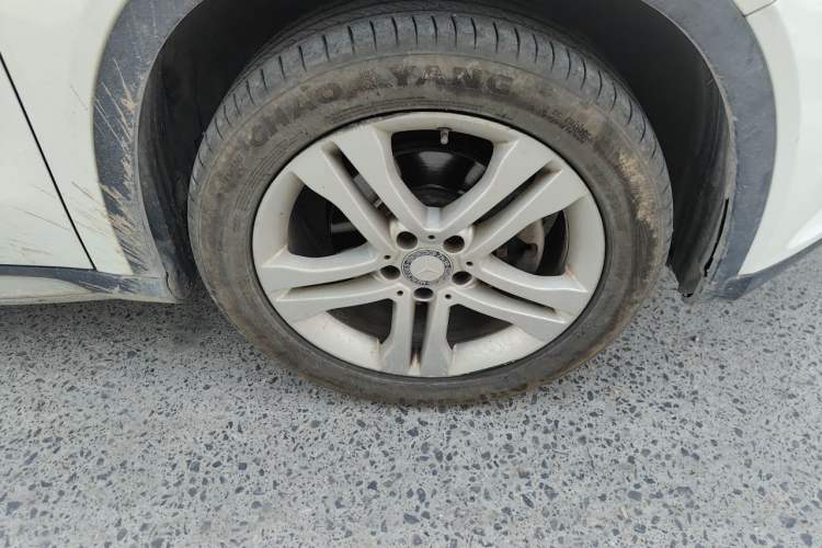 Used Mercedes-Benz GLA 2016 GLA 200 Sport Edition Right Front Wheel Hub