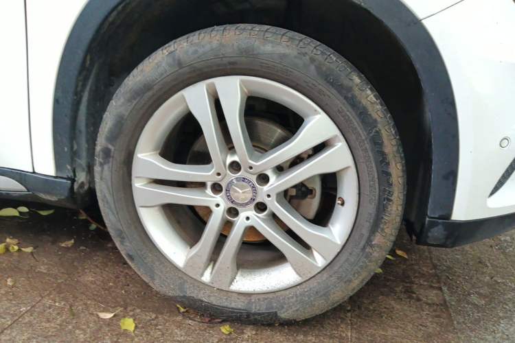 Used Mercedes-Benz GLA 2016 GLA 200 Sport Edition Right Front Wheel Hub