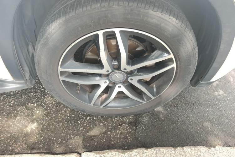 Used Mercedes-Benz GLA 2016 GLA 200 Fashion Model Right Front Wheel Hub