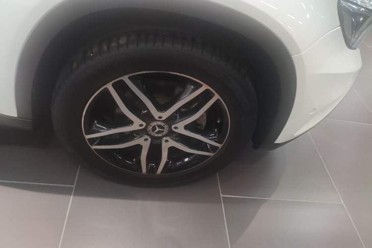 Used Mercedes-Benz GLA 2016 GLA 200 Fashion Model Right Front Wheel Hub